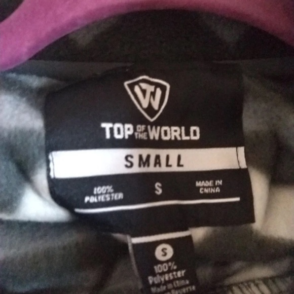 Top of the world by fanatics small LA Rams Aztec print quarter zip - Picture 3 of 3